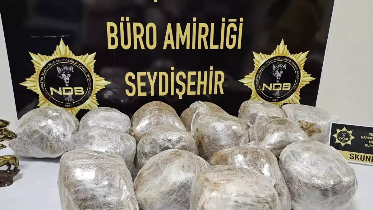 Konya'da 15 kilogram uyuşturucu bulundu, araç sahibi tutuklandı