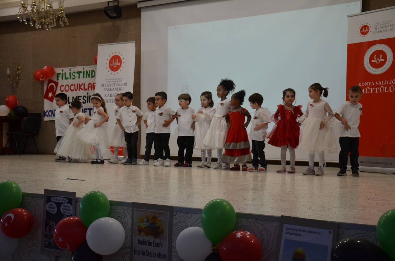 ‘Kudüs ve Filistin’ programı alkış aldı