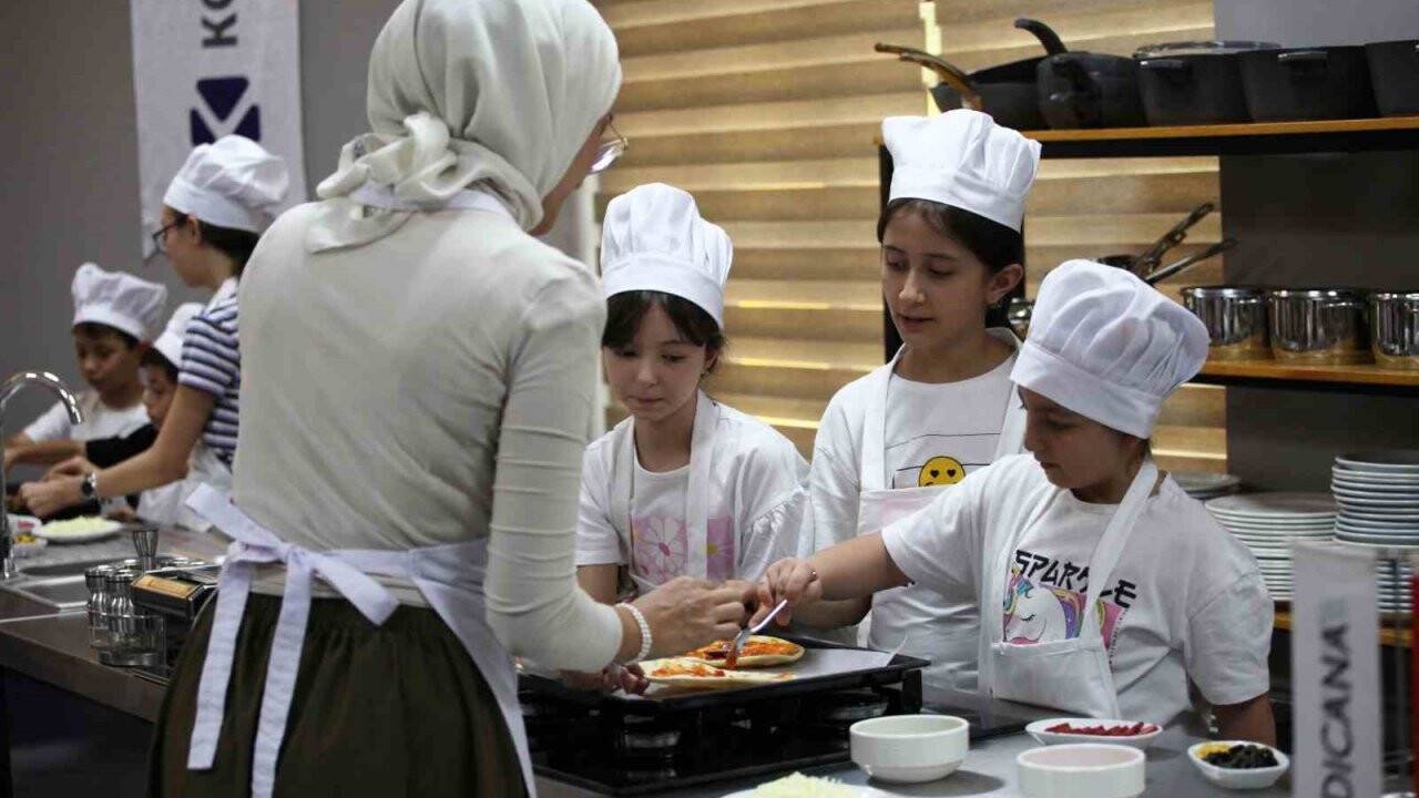 Çölyak hastası çocuklar aşçı oldu, glutensiz yemeklerini kendi hazırladı