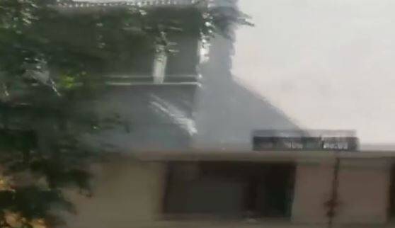 Babasını öldürdü, annesi ve kardeşini yaraladı