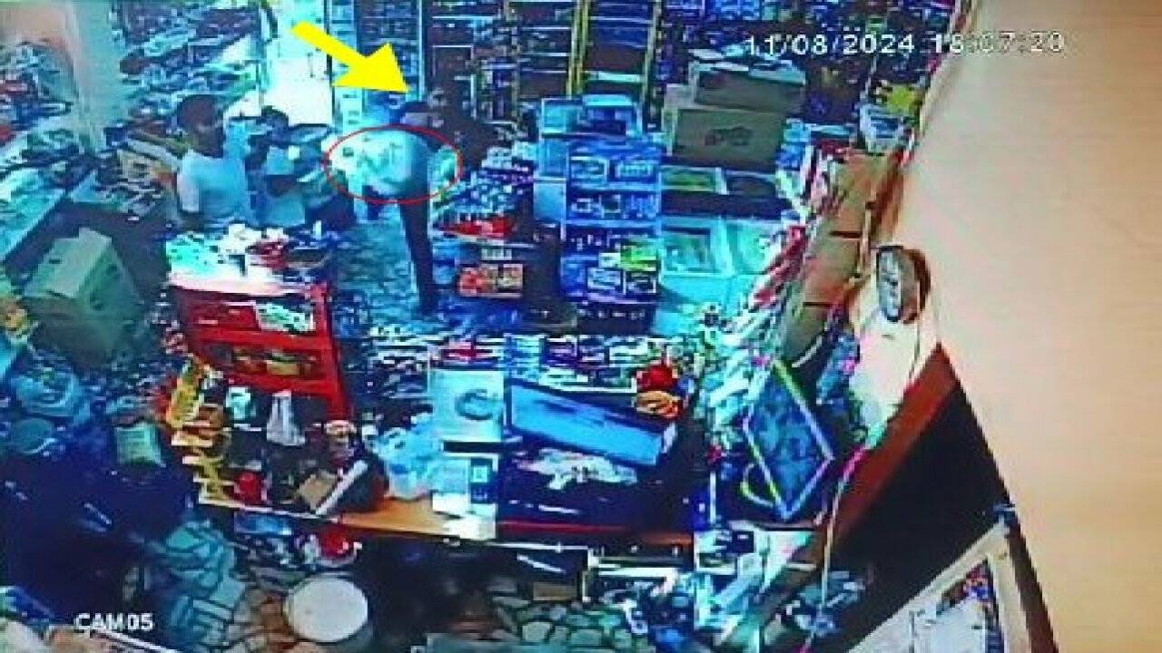 Tekirdağ'da indirim yapan çalışana tüp fırlattı: Dehşet anı kamerada