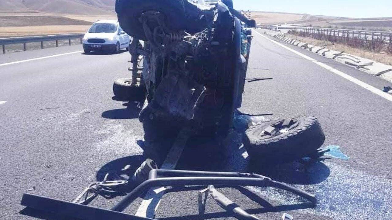 Konya'da devrilen pikabın sürücüsü yaralandı