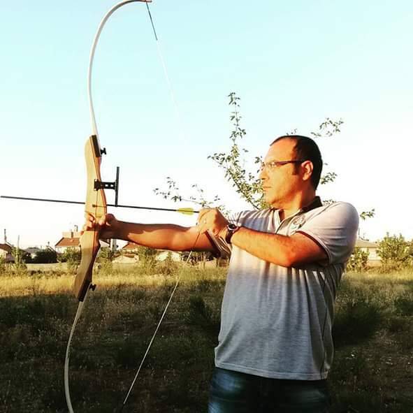 Konyalı öğretmen gençlere okçuluk sporunu önerdi
