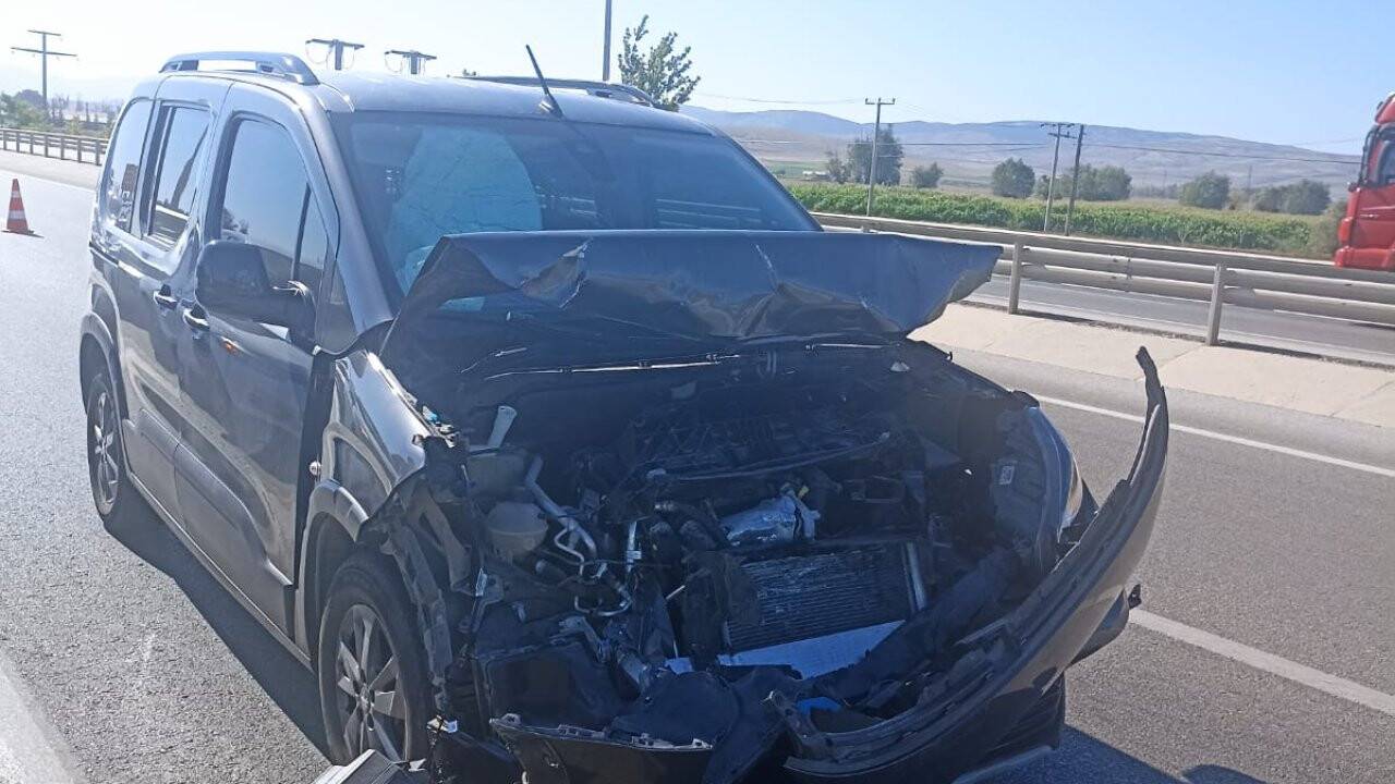 Konya karayolunda bir kaza daha: 6 kişi yaralandı