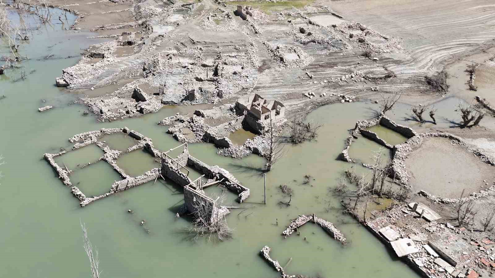 Kuraklık vurdu: Türkiye'nin Atlantis'i ortaya çıktı