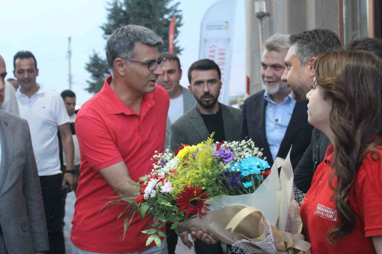 Yusuf Dikeç, Kahramanmaraş’ta ilgiyle karşılandı