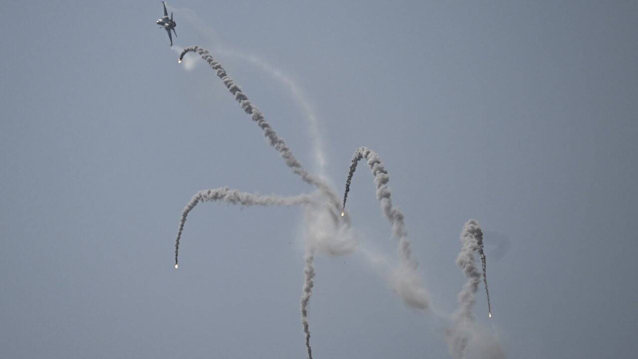 SOLOTÜRK İstanbul'da çevre tanıma uçuşu yaptı