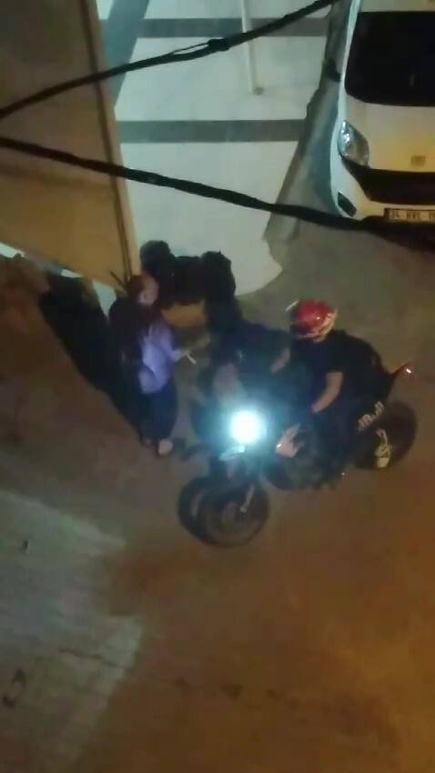 Otobüs farından rahatsız olunca şoförü dövdüler