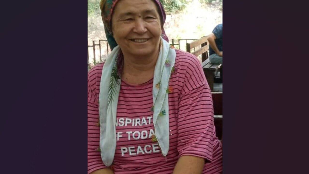 Sokak ortasında vahşet! Eşini parke taşıyla öldürdü