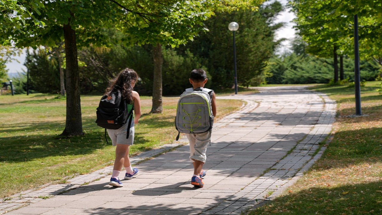 Çocuklarda uygunsuz çanta kullanımı ciddi kas-iskelet sistemi sorunlarına yol açıyor!