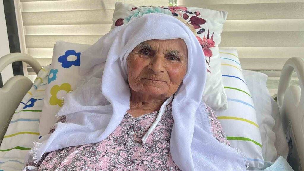 Gülten ninenin 108 yaşına rağmen hastalığı yok