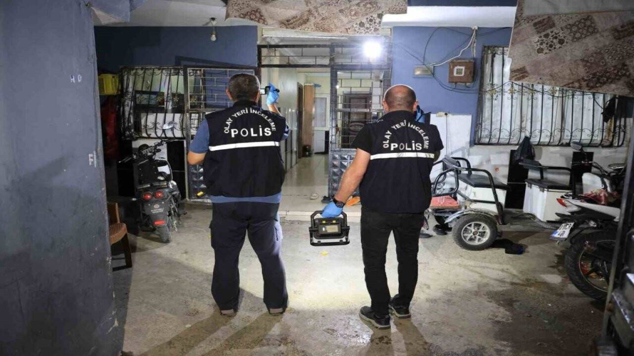 Yatağında uyurken silahlı saldırıya uğradı!