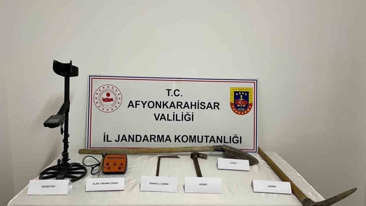 Devriyedeki jandarmadan definecilere suçüstü!