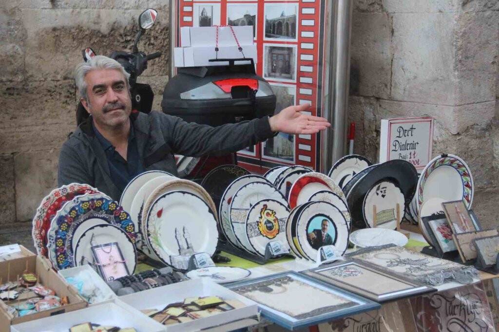 Ücret karşılığı dert dinliyor: Kadınlar 200, erkekler ise 1 TL