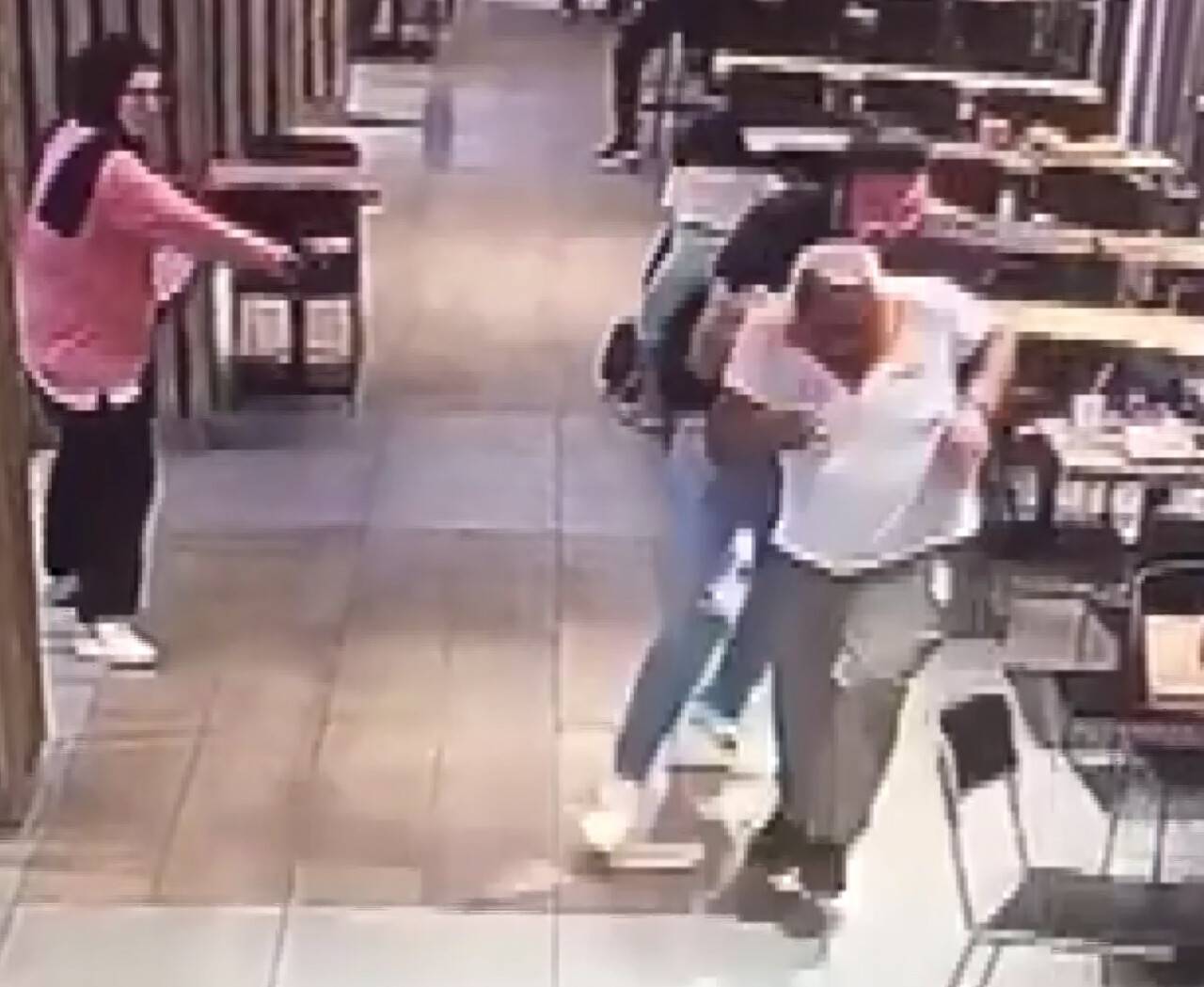 Mesajla rahatsız eden kişiyi kafede vuran kadın tutuklandı