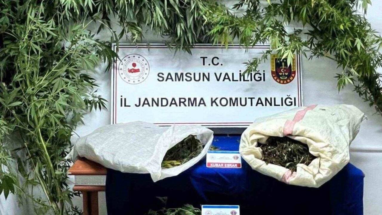 Operasyonla 8 kilo kubar esrar ele geçirildi