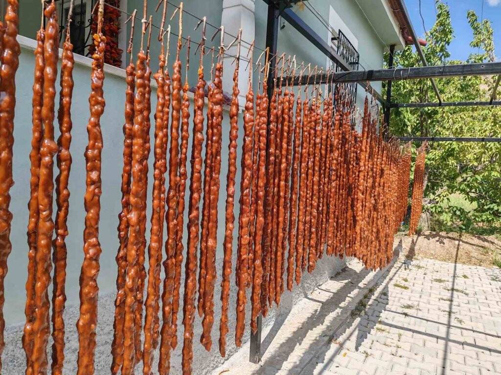 Konya'da cevizli sucuk yapımı başladı