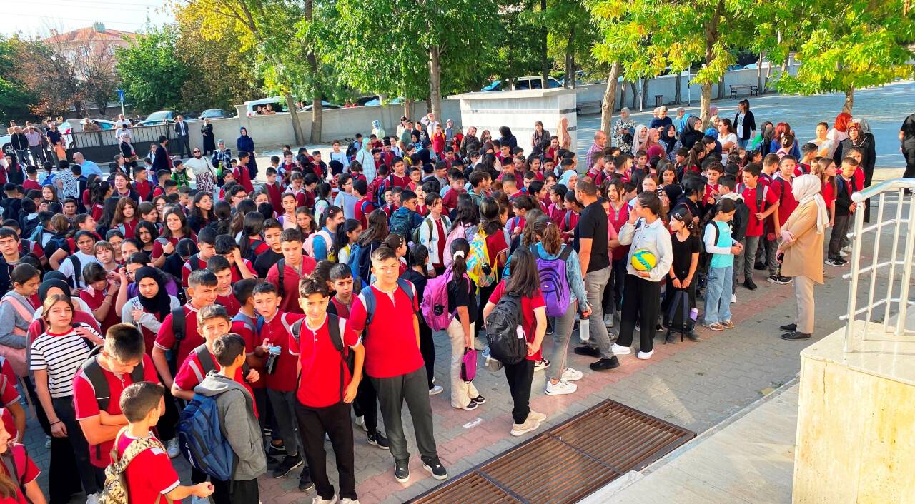 Kulu'da 7 bin 700 öğrenci ders başı yaptı