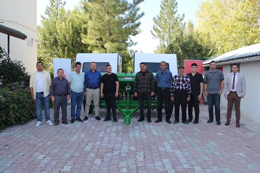 Konya'daki çifçilere hibeli ekipman verildi