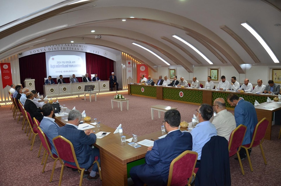 Konya'da İlçe Müftüleri toplantısı yapıldı