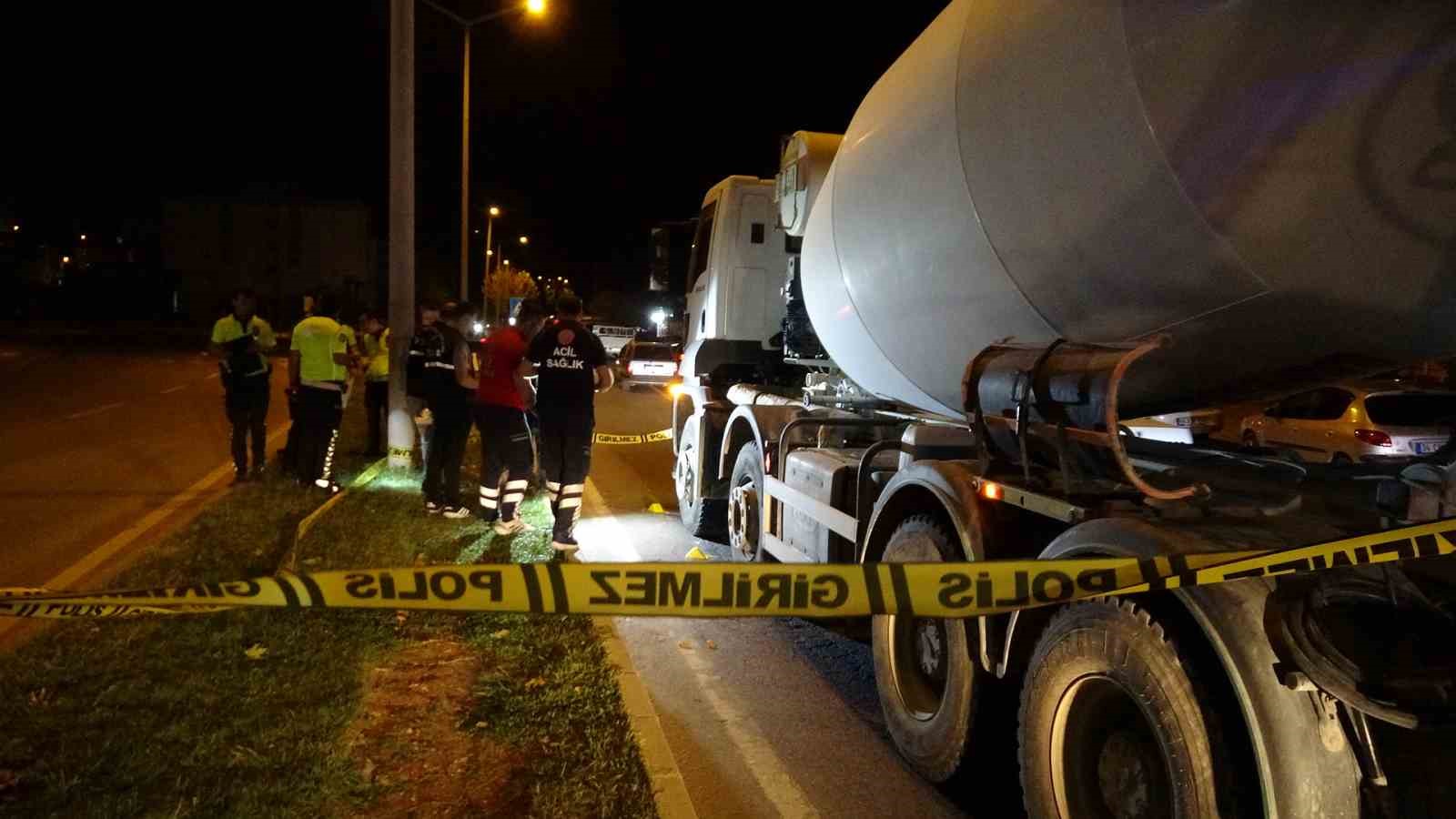 Beton mikserinin altında kalan 3 yaşındaki çocuk ağır yaralandı