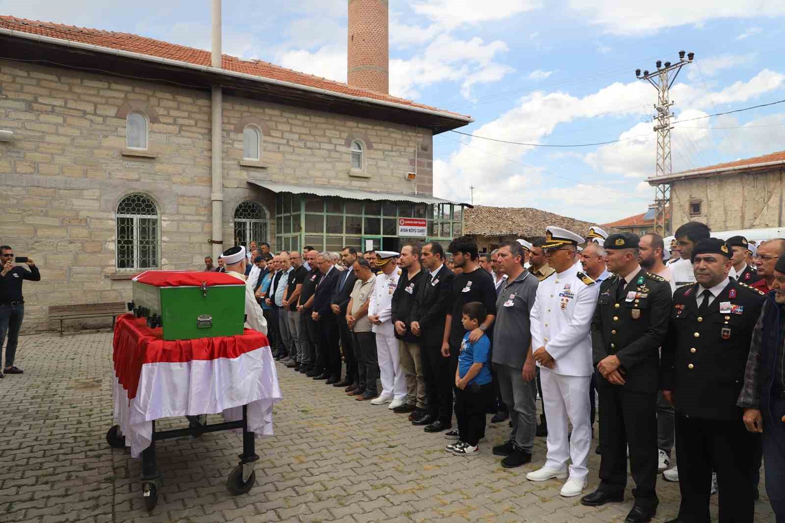 Hayatını kaybeden uzman çavuş son yolculuğuna uğurlandı