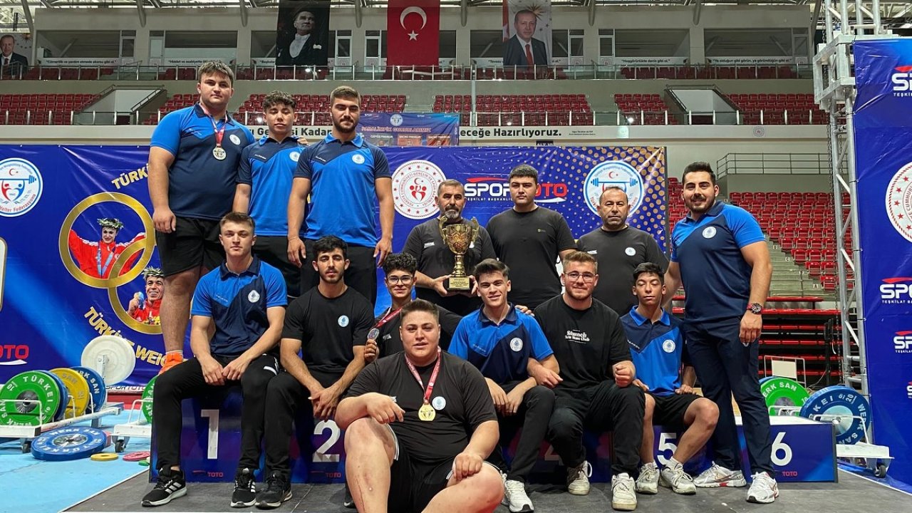 Selçuklu Belediyespor’da halterde kupa sevinci