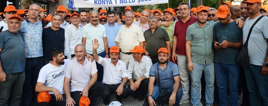 Türk-İş'ten Konya'da otuurma eylemi