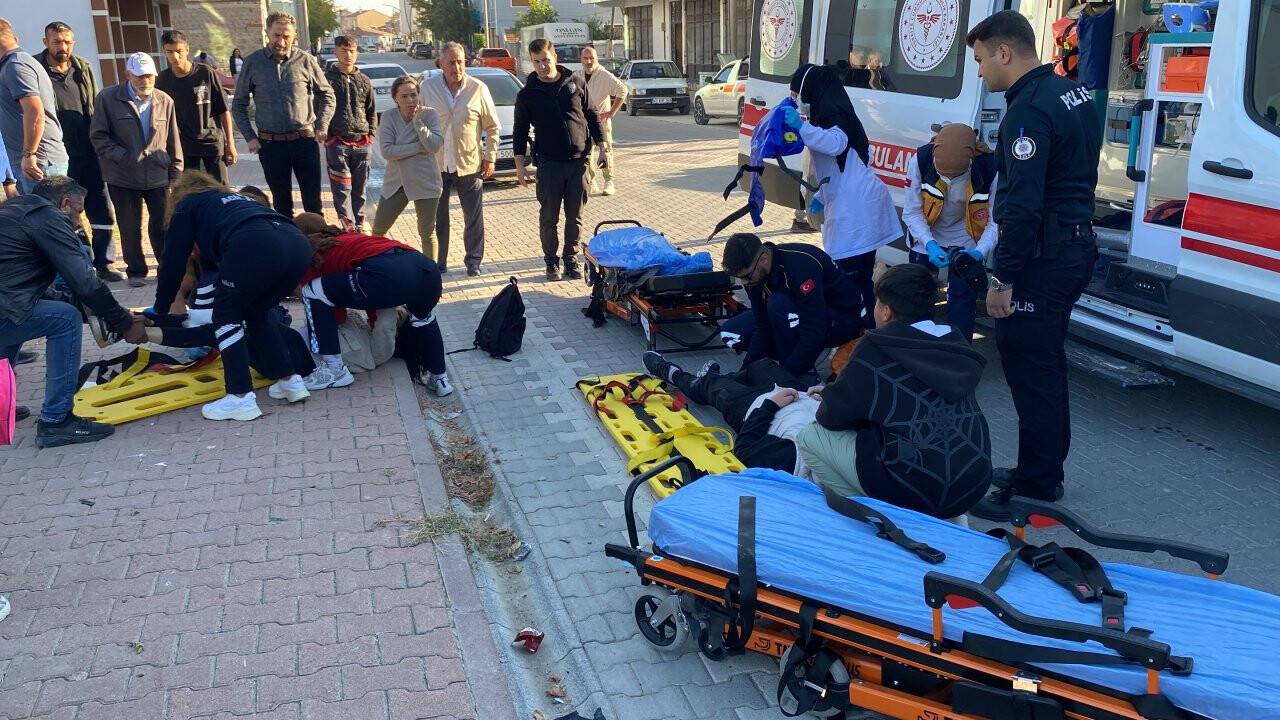 Konya’da motosiklet ve otomobil çarpıştı!