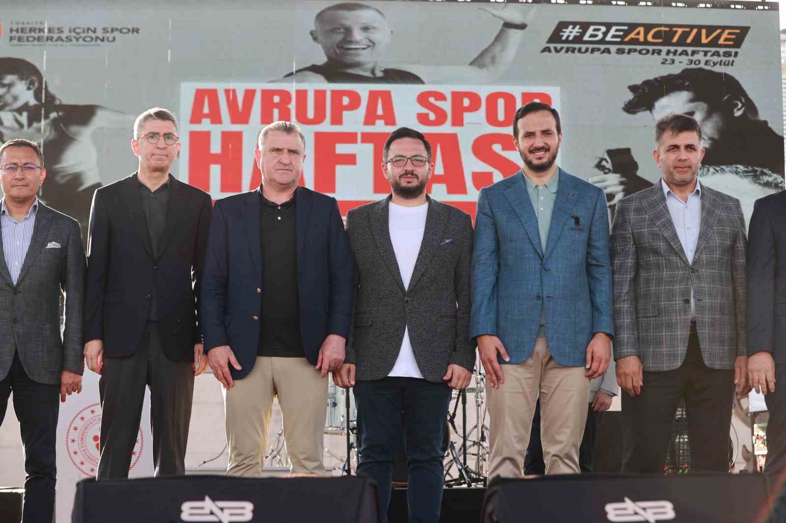 Bakan Bak İstanbul’da Avrupa Spor Haftası etkinliğine katıldı