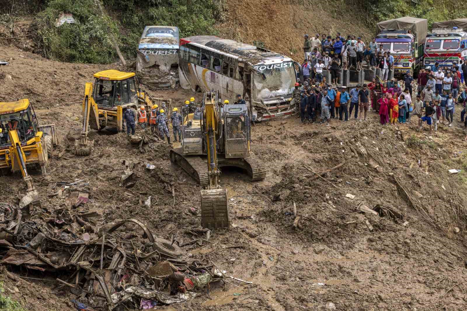 Nepal’deki sel ve toprak kaymalarında can kaybı 151’e yükseldi