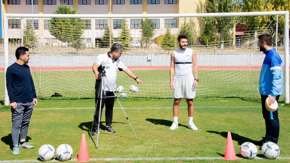 Antrenörlerinin maç sırasındaki stres seviyeleri incelenecek