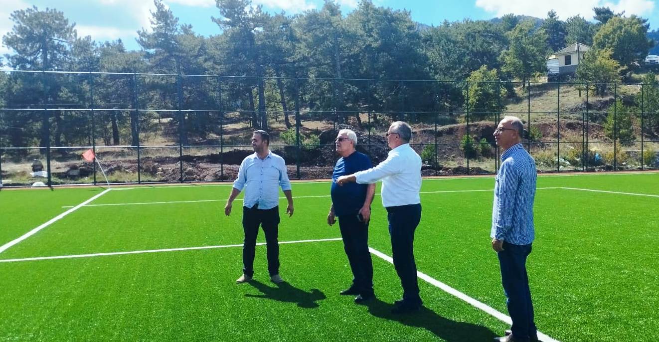 Huğlu ve Üzümlü futbol sahaları hazır