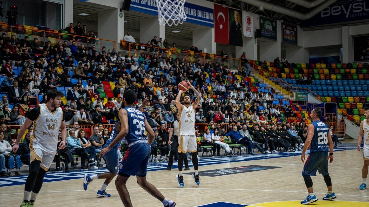 Konya Büyükşehir Belediyespor, evinde ilk yenilgisini aldı