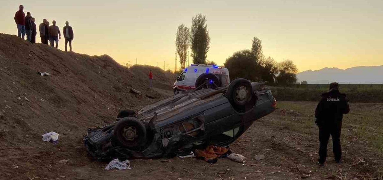 Konya'da otomobil şarampole yuvarlandı: 1 ölü