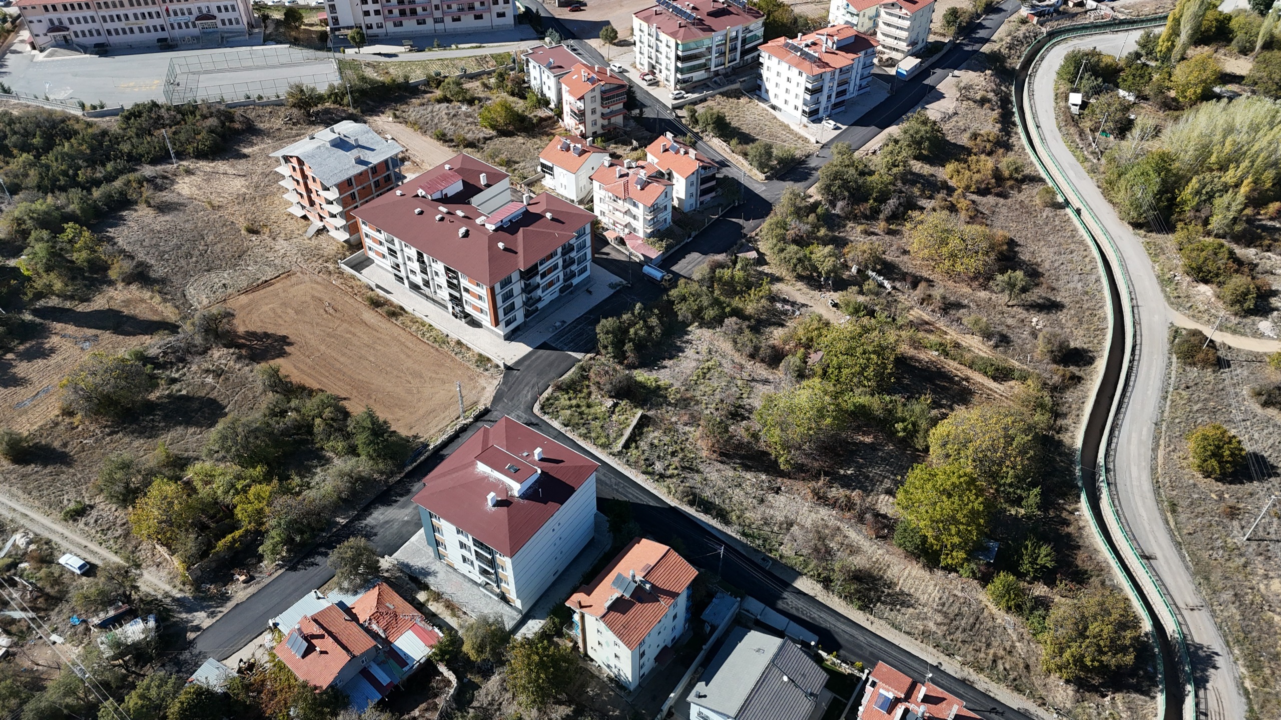 Konya'nın ilçesinde asfalt çalışmaları tam gaz sürüyor