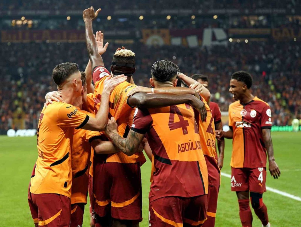 Galatasaray’da derbide hedef 3 puan