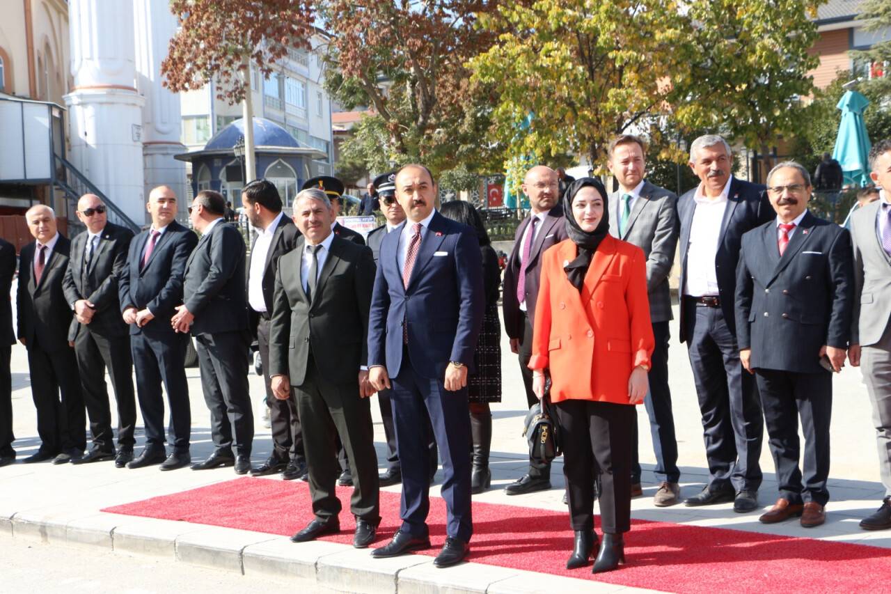 Yunak'ta Cumhuriyet'in 101. yılı coşku ile kutlandı