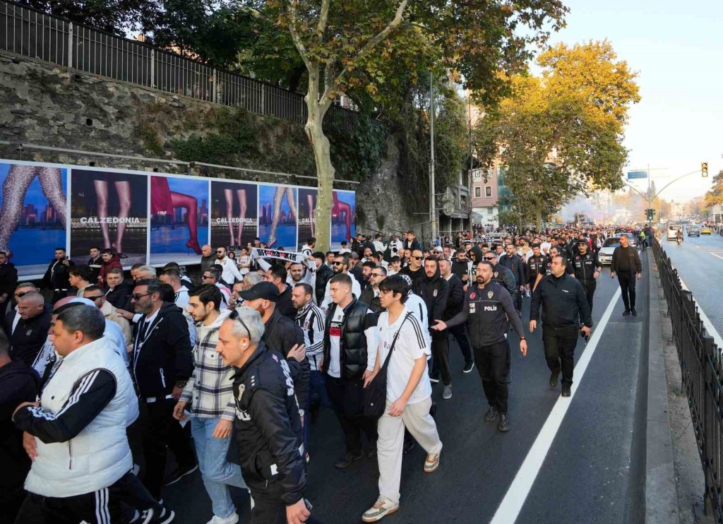 Beşiktaş taraftarından sessiz yürüyüş