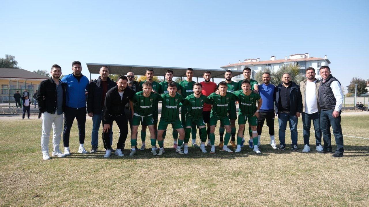 Karapınar Belediyespor'da moraller yerinde