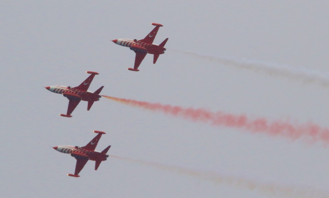 Türk Yıldızları Antalya semalarında (VİDEOLU)