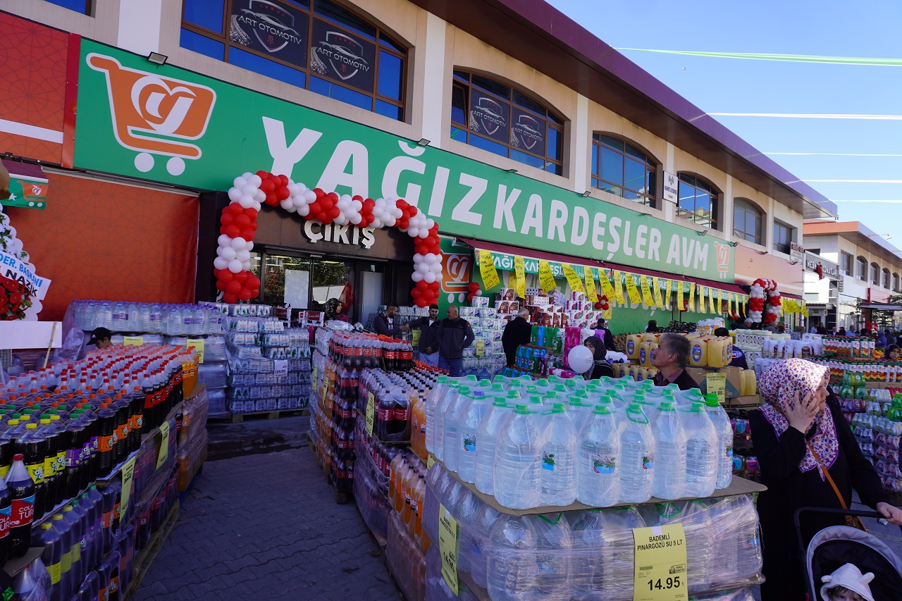 Konya’da 1400 m²'lik yeni bir dev market açıldı