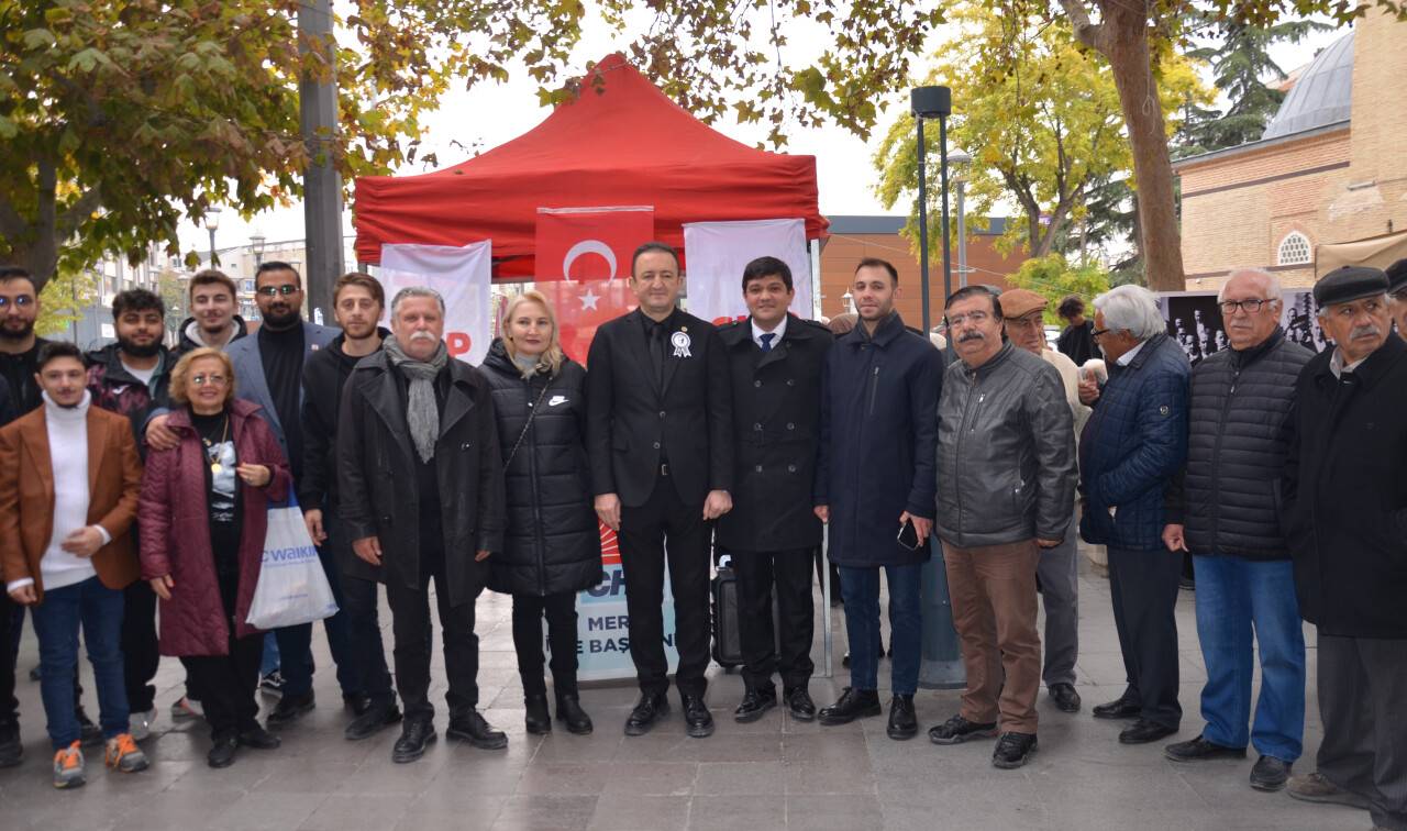 CHP Meram, 10 Kasım'da lokma dağıttı