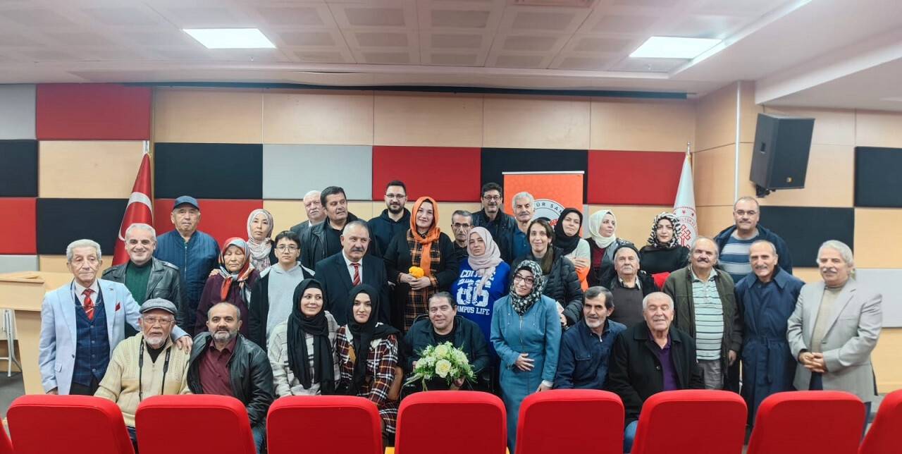 Selçukya Atatürk'ü şiirlerle andı