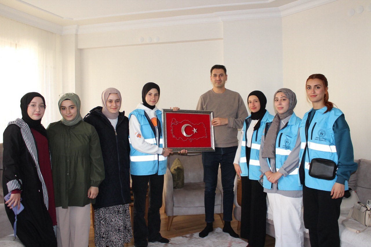 Konya'da yaralanan polis memuruna memleketinde anlamlı ziyaret