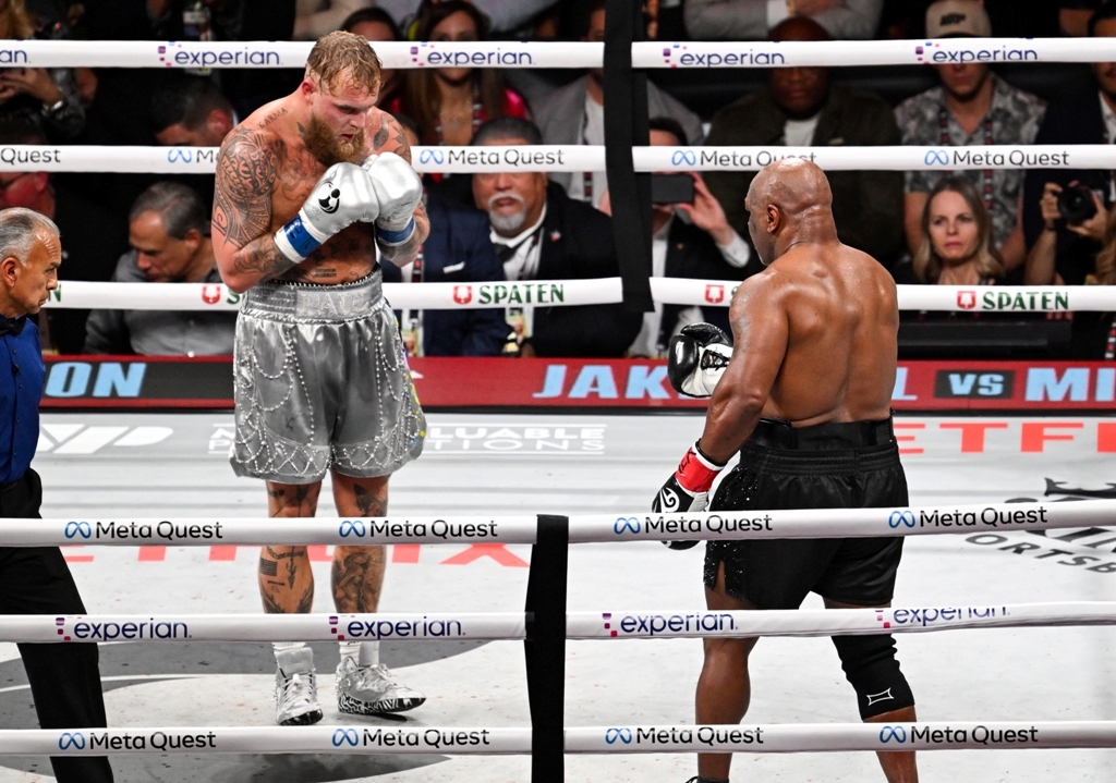 Jake Paul'den efsane Mike Tyson'a ringte saygı