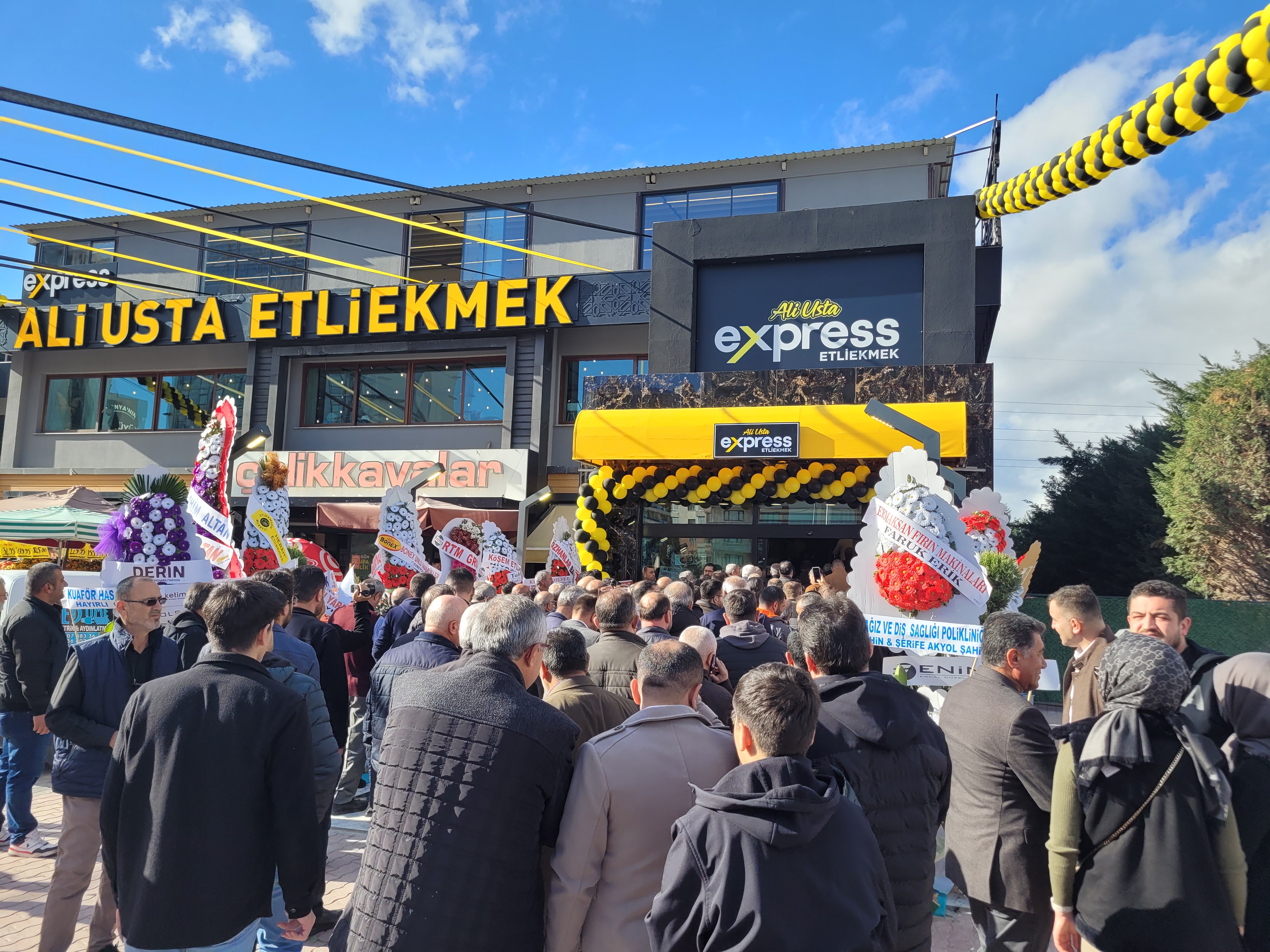 Ali Usta Express Etliekmek'in yeni şubesi büyük bir coşkuyla açıldı