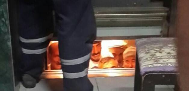 Adliye asansöründe korkulu anlar