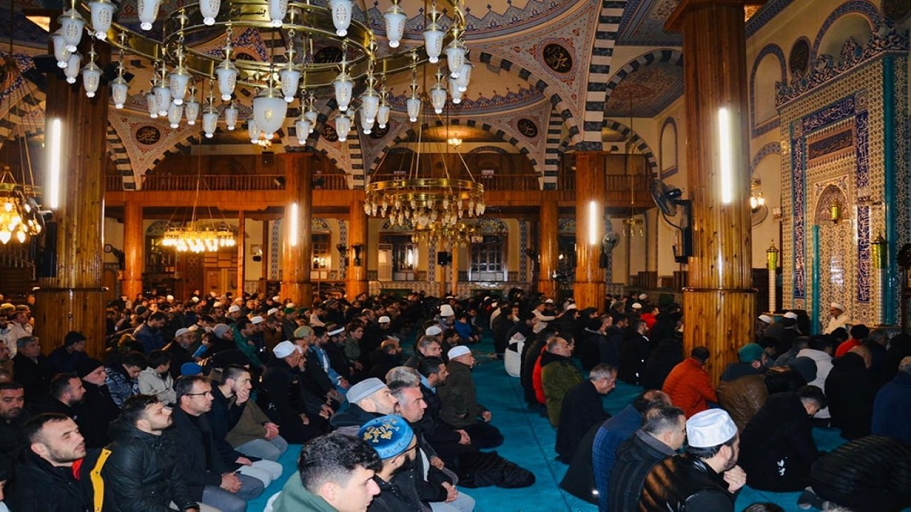 Kapu Camii'nde Sabah Namazı buluşması