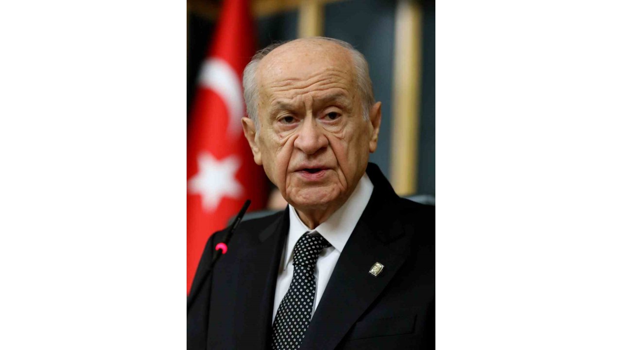 Devlet Bahçeli'nin grup toplantısında "Fetih Suresi" detayı